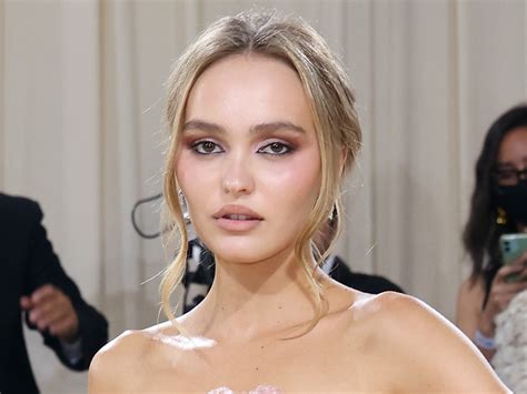 lily rose depp nip